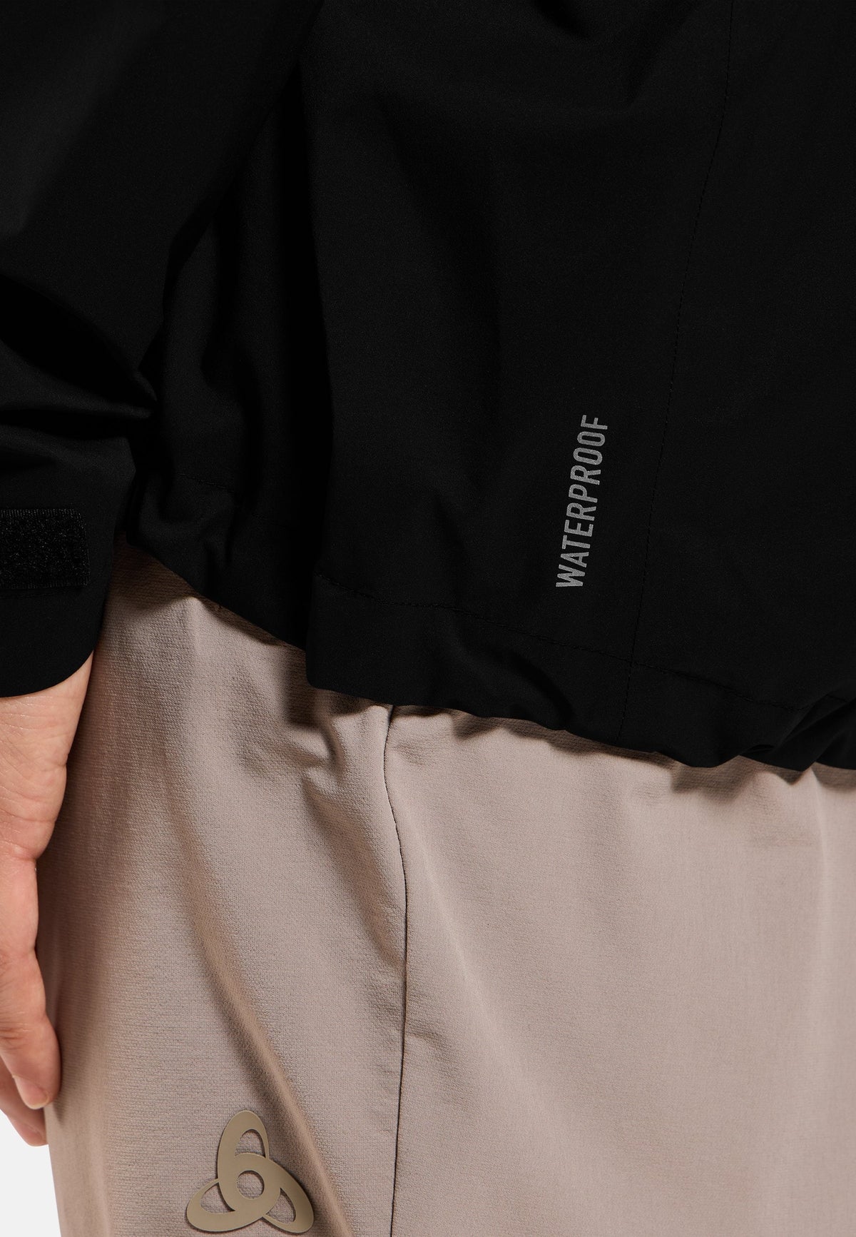 The men's Aegis 2.5L waterproof hardshell jacket