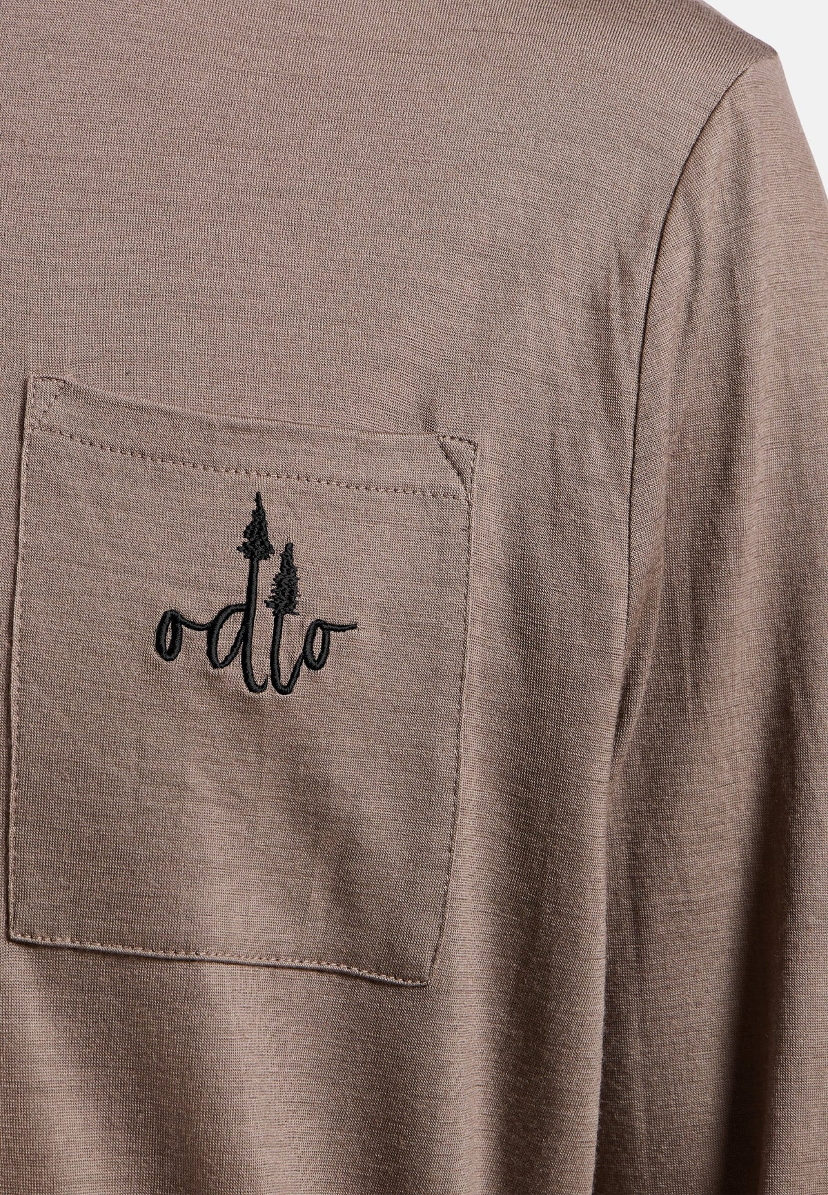 The Ascent merino 200 pocket long sleeve t-shirt