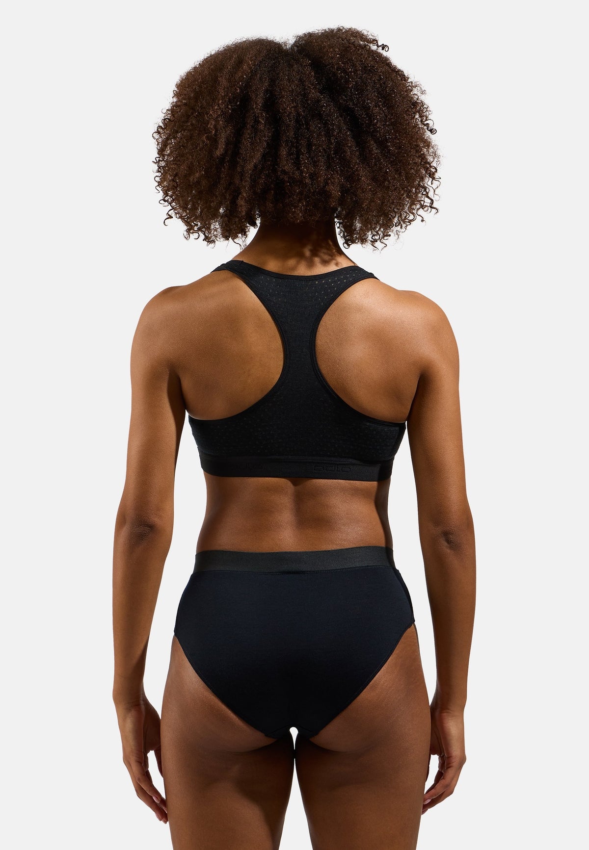 The Ascent Performance Wool Medium Sports Bra