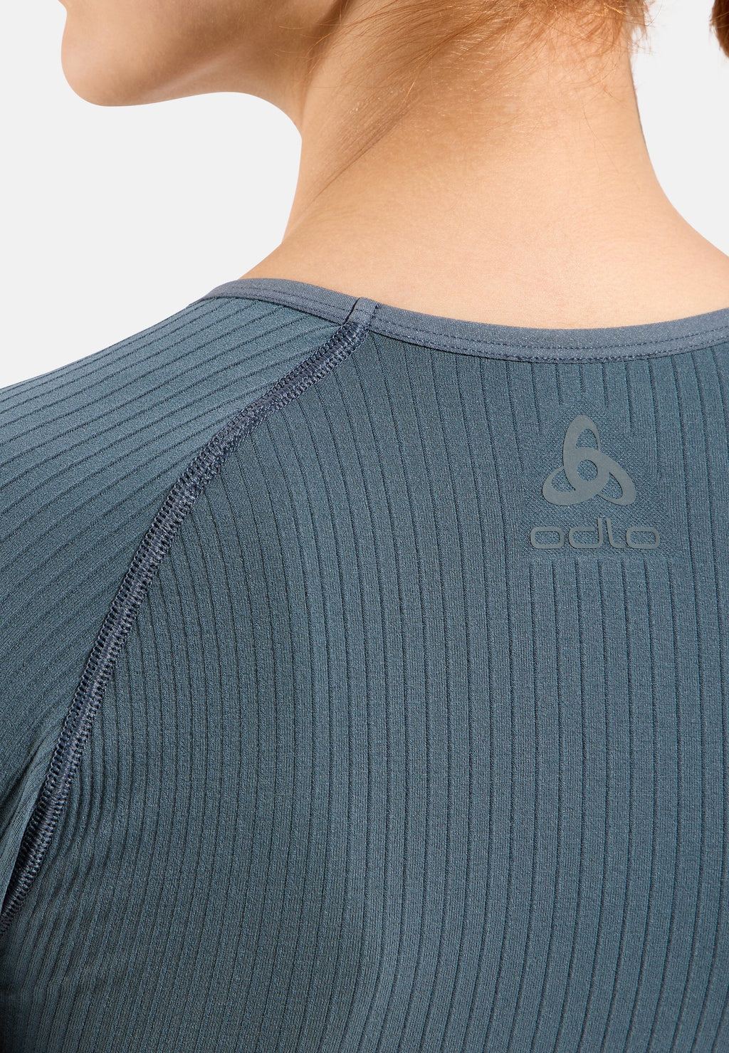 The Active 365 seamless cropped long sleeve training shirt