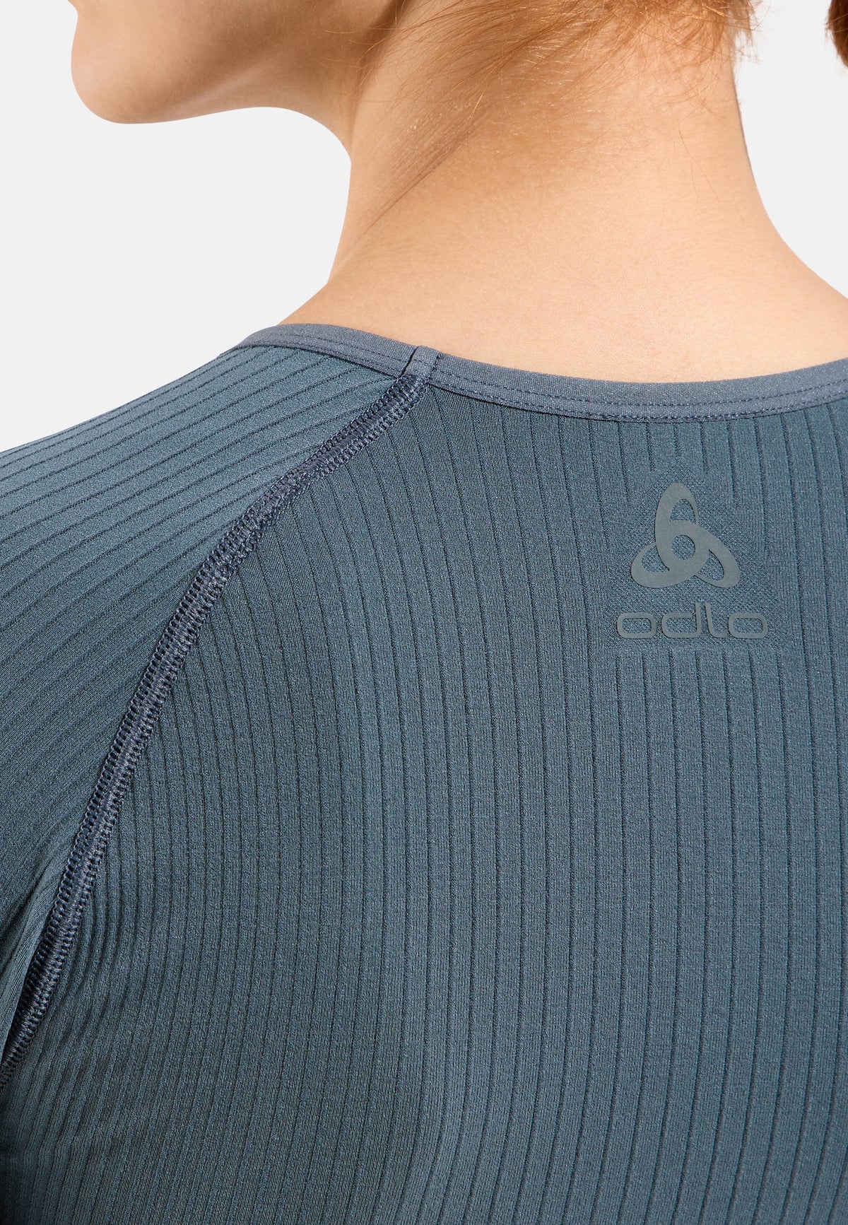 The Active 365 seamless cropped long sleeve training shirt