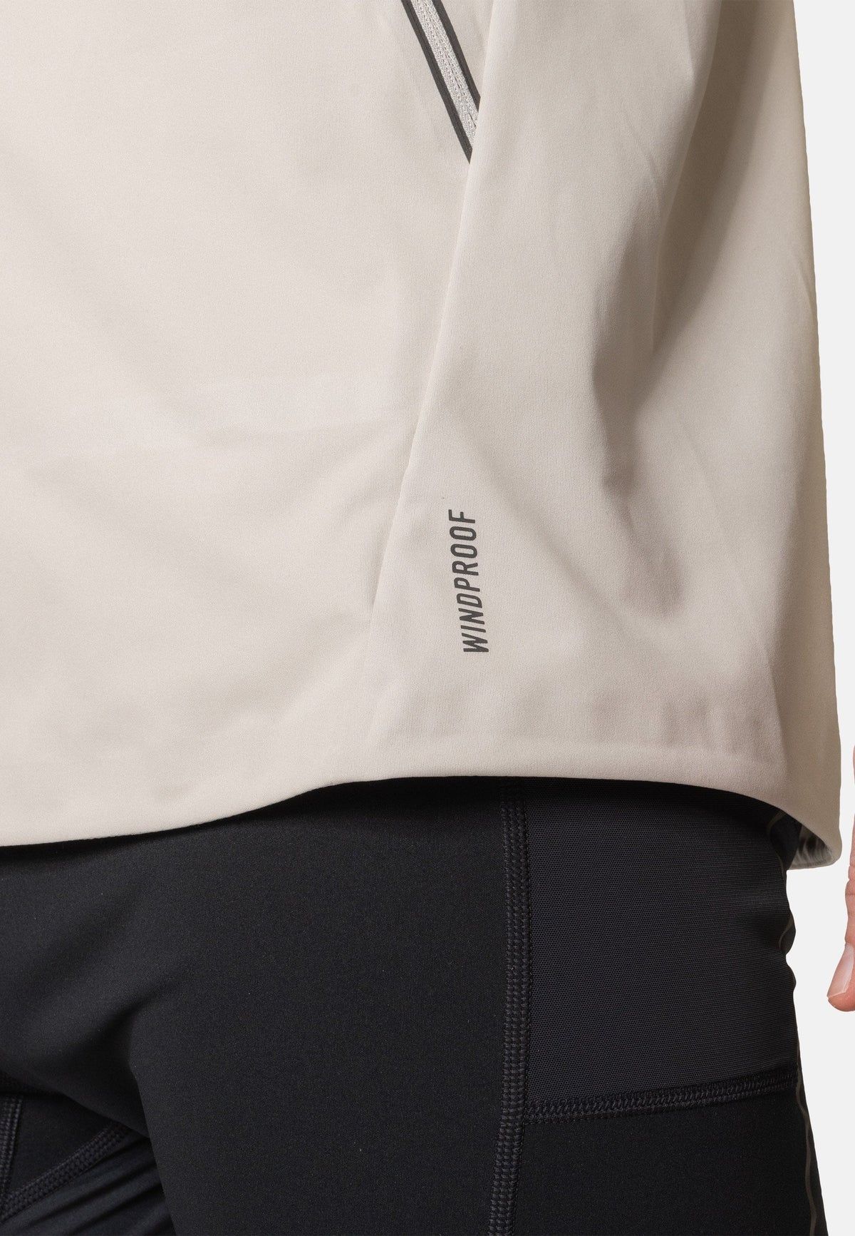 The Zeroweight Pro Warm reflective running jacket