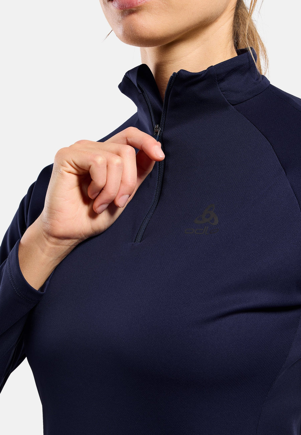 The women's Essentials half-zip running mid layer