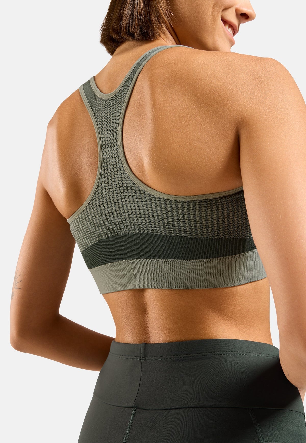 The Seamless zip high-support sports bra