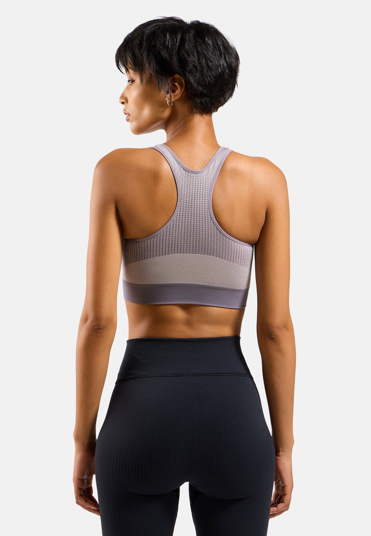 The Seamless High Sports Bra