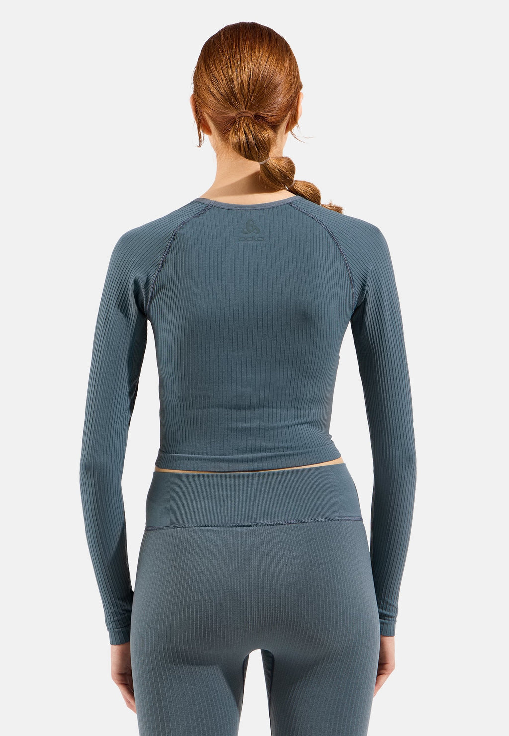 The Active 365 seamless cropped long sleeve training shirt