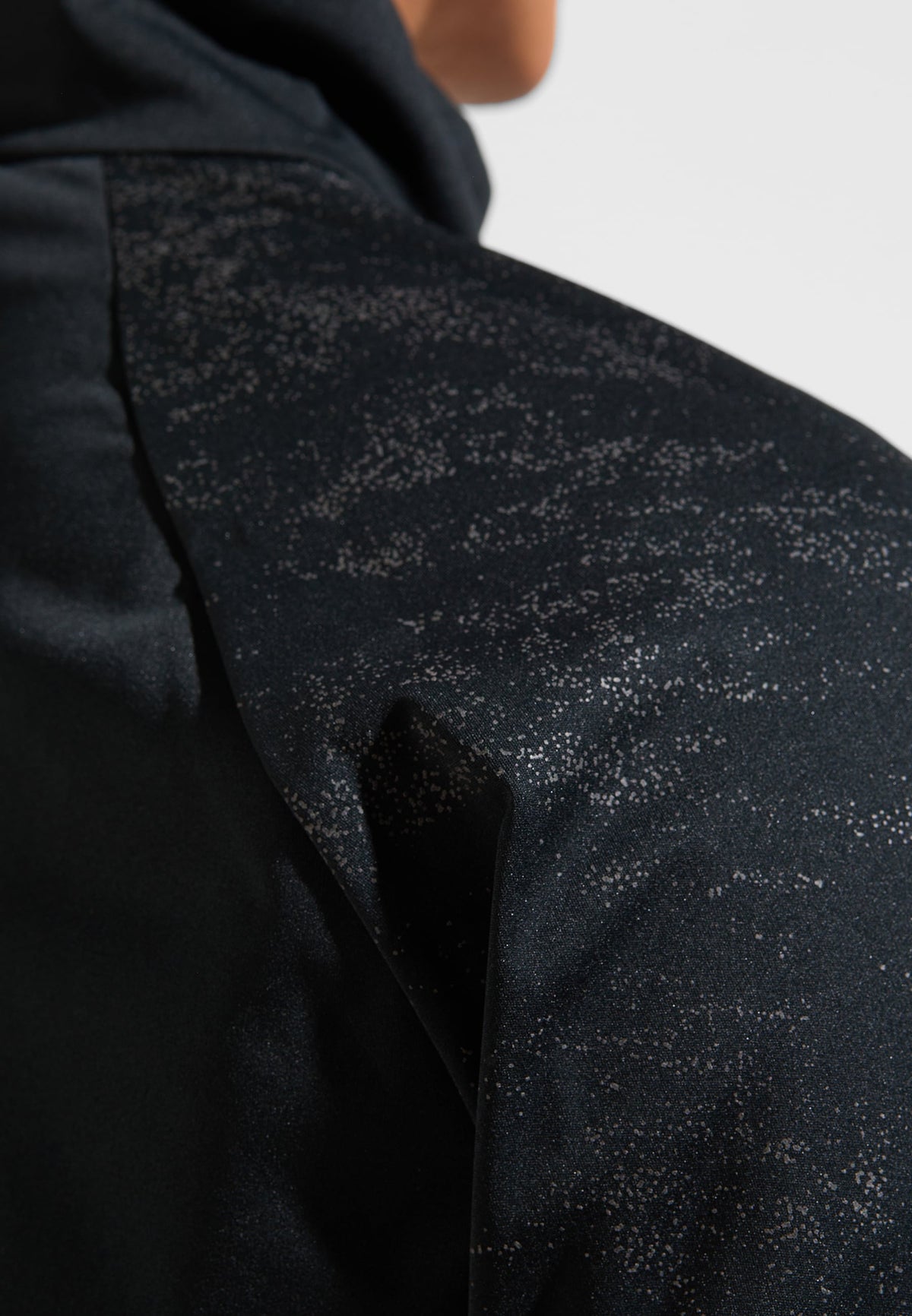 The Zeroweight Pro Warm reflective running jacket