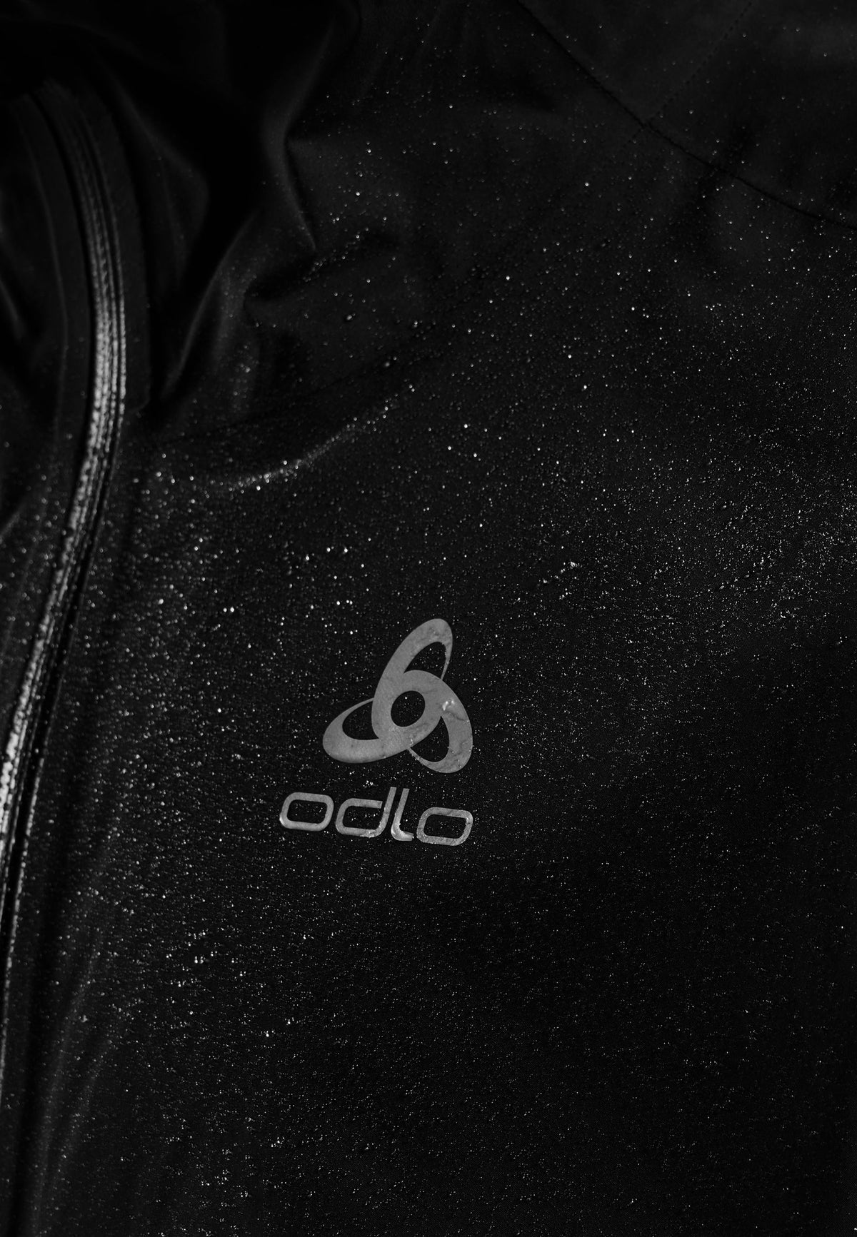 The men's Aegis 2.5L waterproof hardshell jacket