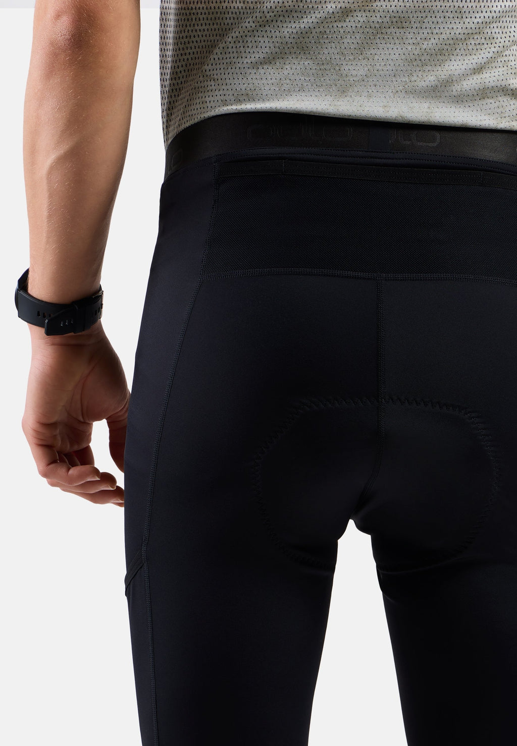 The Explorer men's cargo short tights