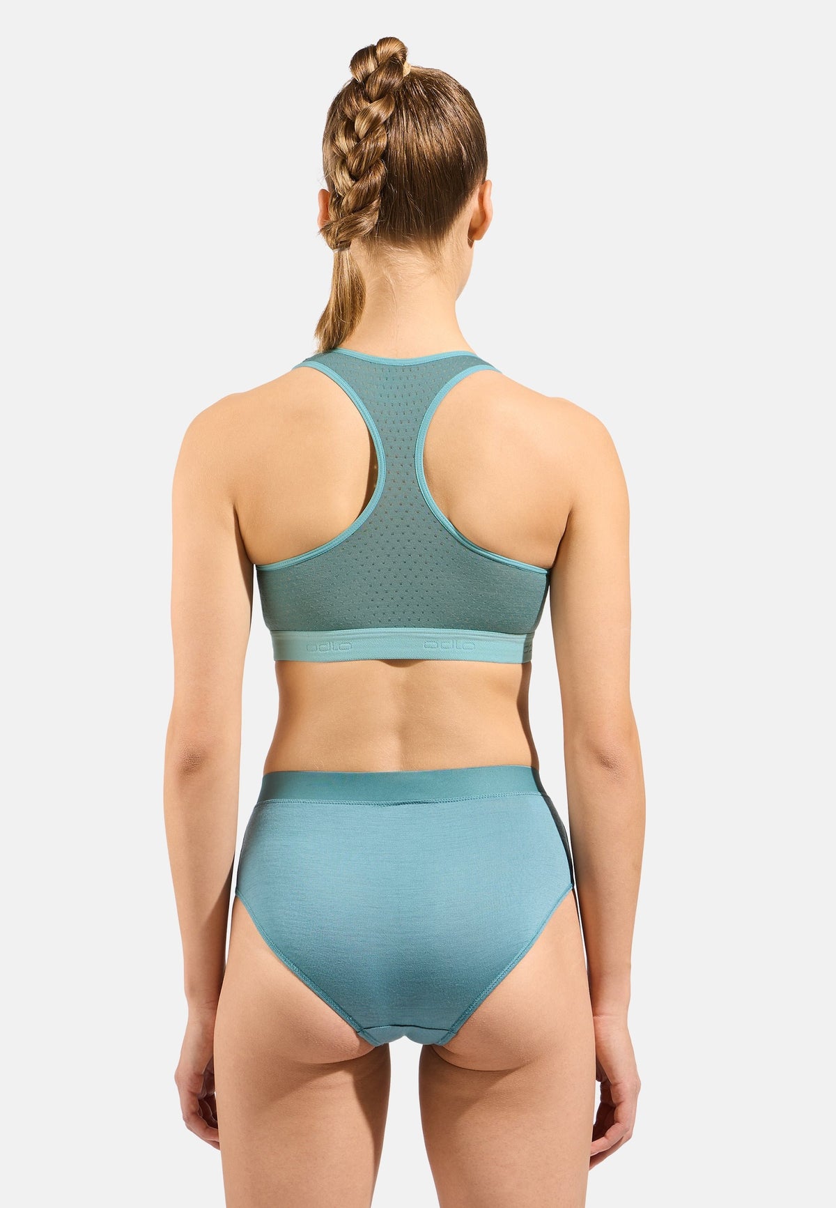 The Ascent Performance Wool Medium Sports Bra