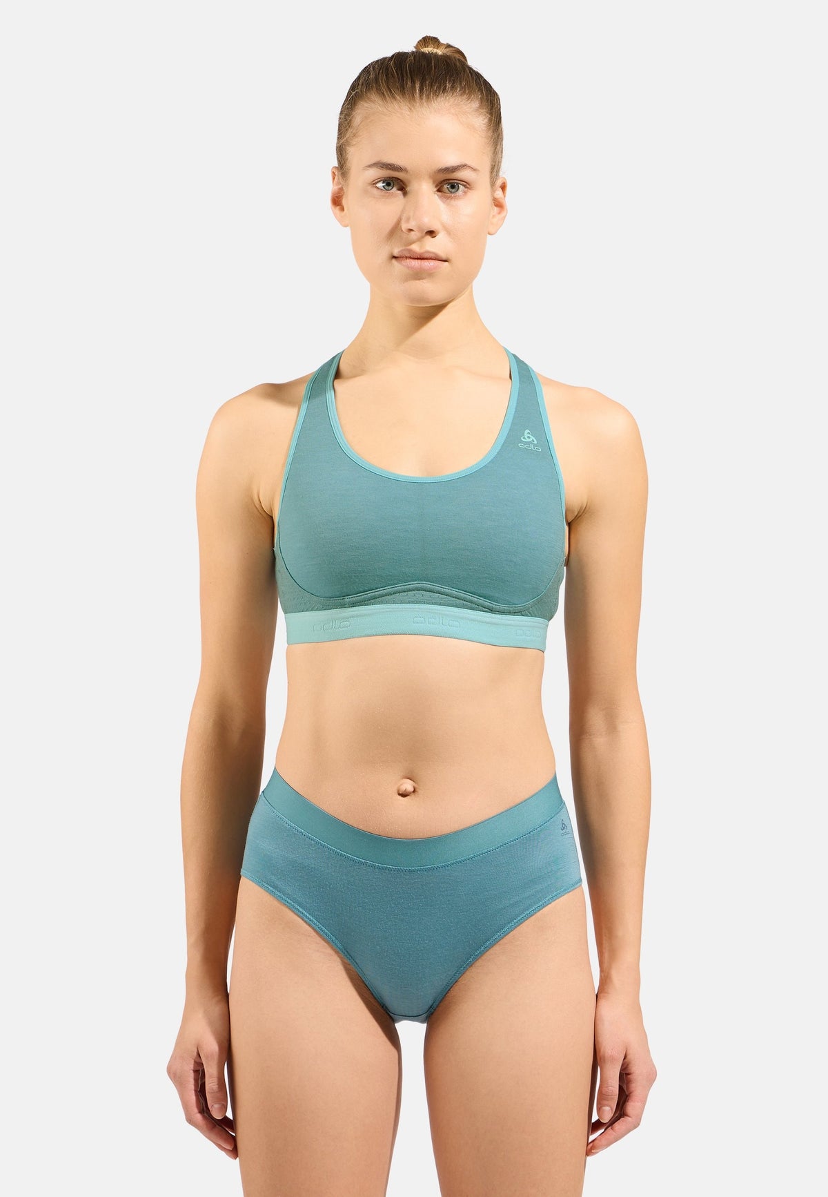 The Ascent Performance Wool Medium Sports Bra