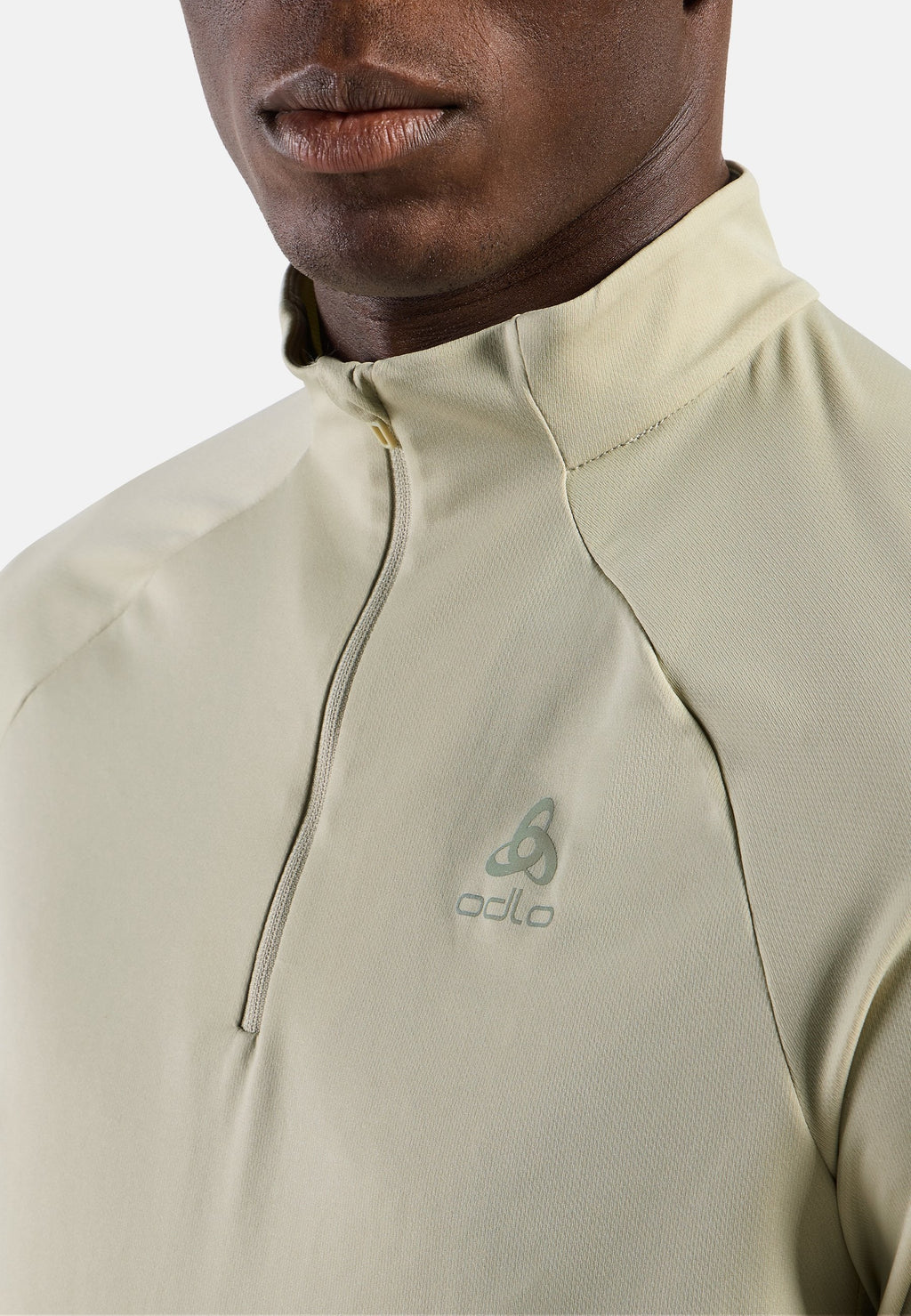 The men's Essentials half-zip running mid layer