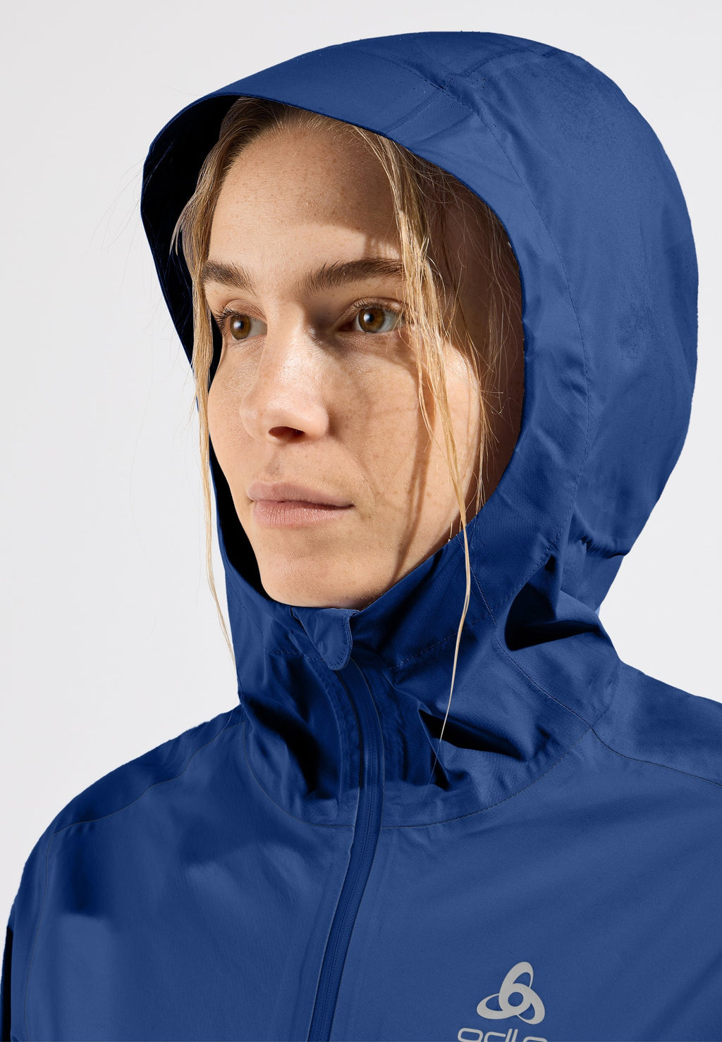 The women's Aegis 2.5L waterproof hardshell jacket