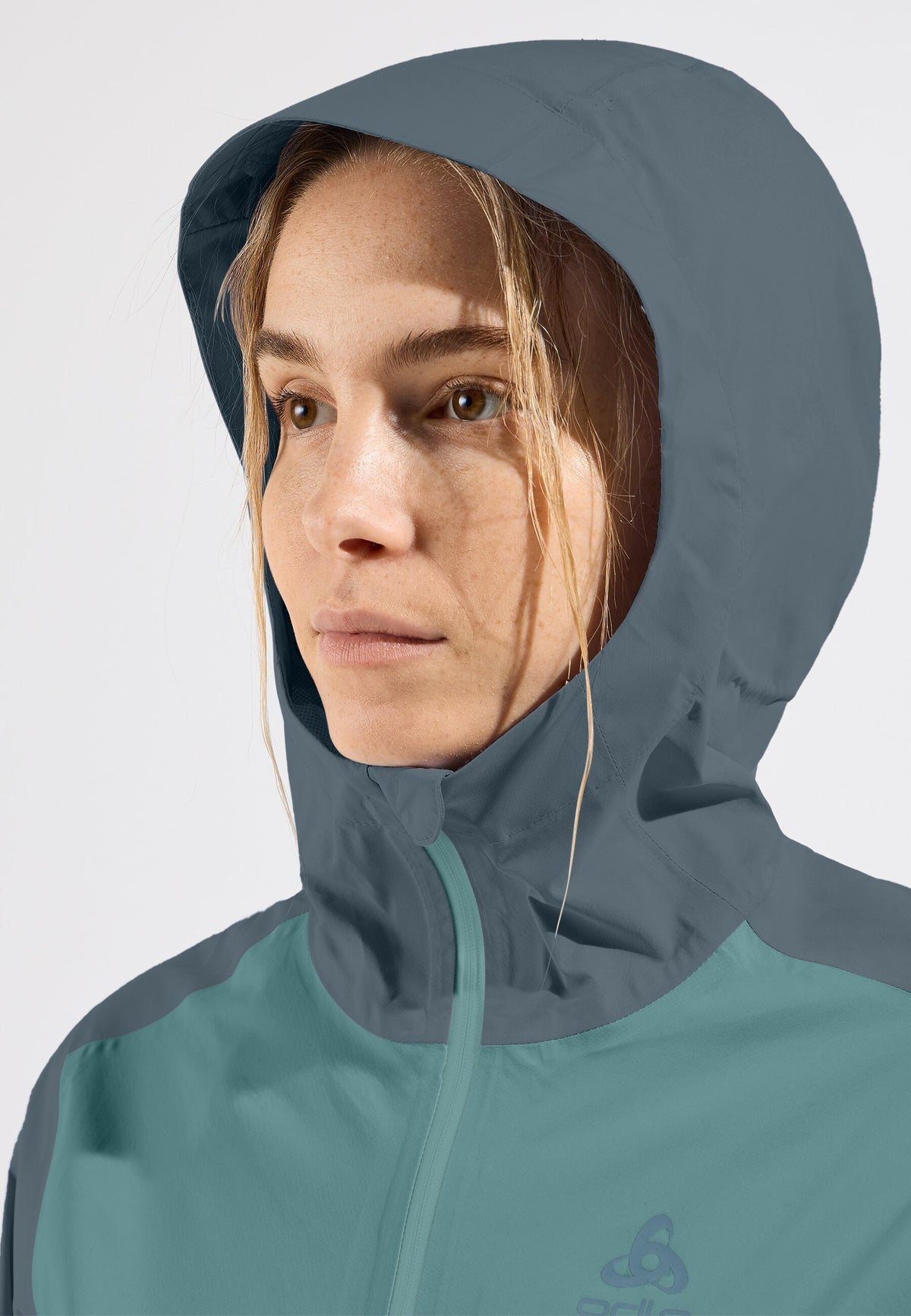 The women's Aegis 2.5L waterproof hardshell jacket