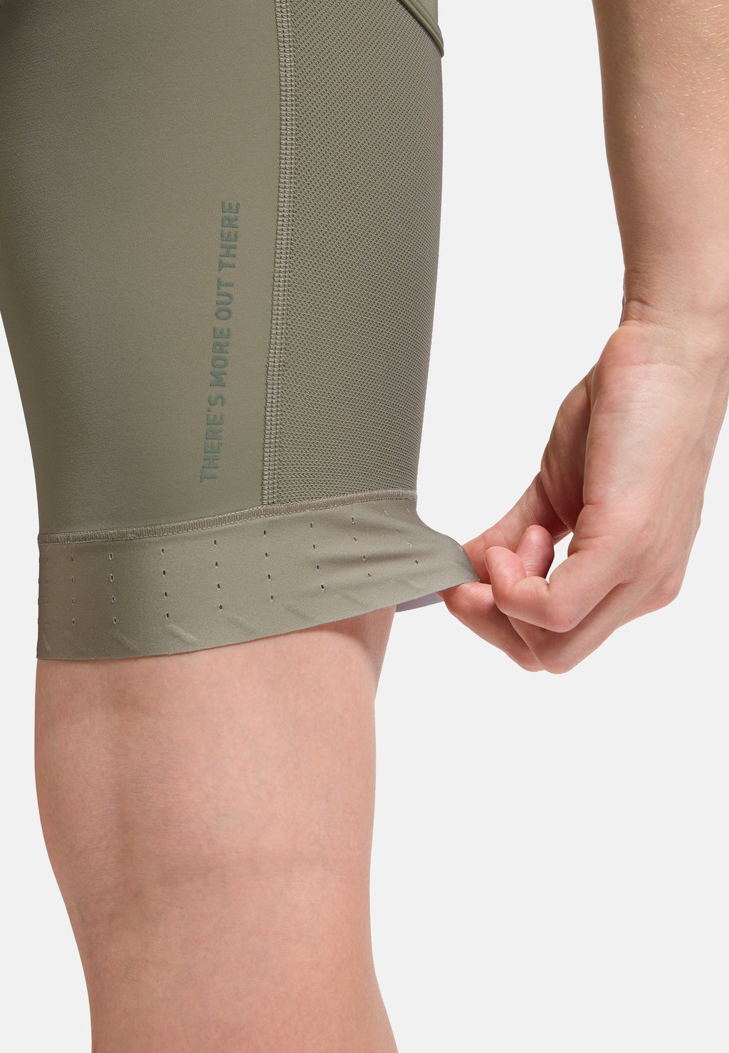The Explorer women's cargo short tights