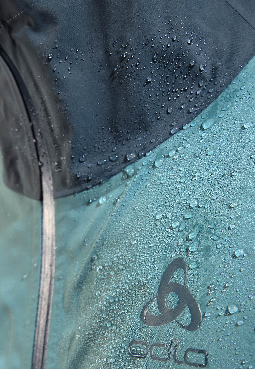 The men's Aegis 2.5L waterproof hardshell jacket